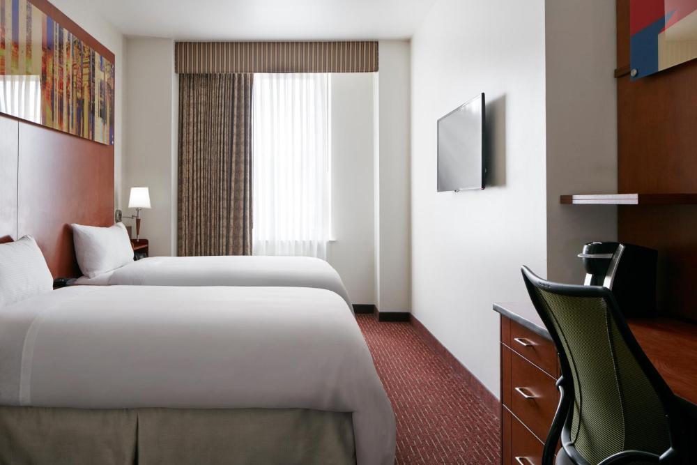 Standard Room with Two Twin Beds interior